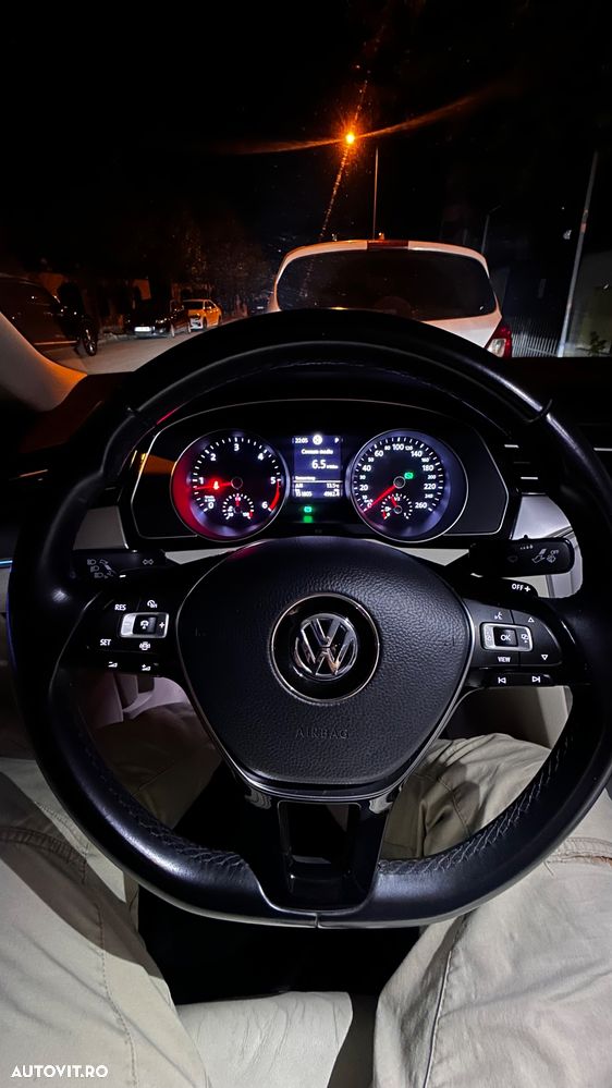 Volkswagen Passat 2.0 TDI (BlueMotion Technology) DSG Highline - 1