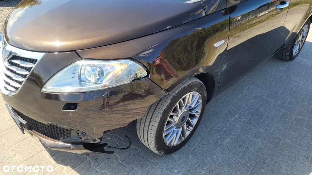 Lancia Ypsilon Y 0.9 TwinAir Turbo 8V Automatik Platinum - 23