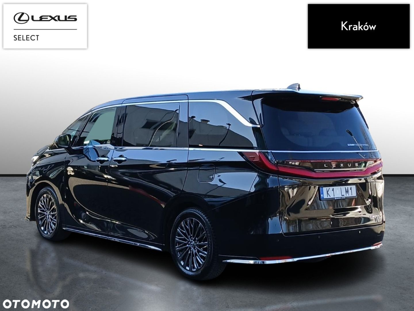 Lexus LM - 3