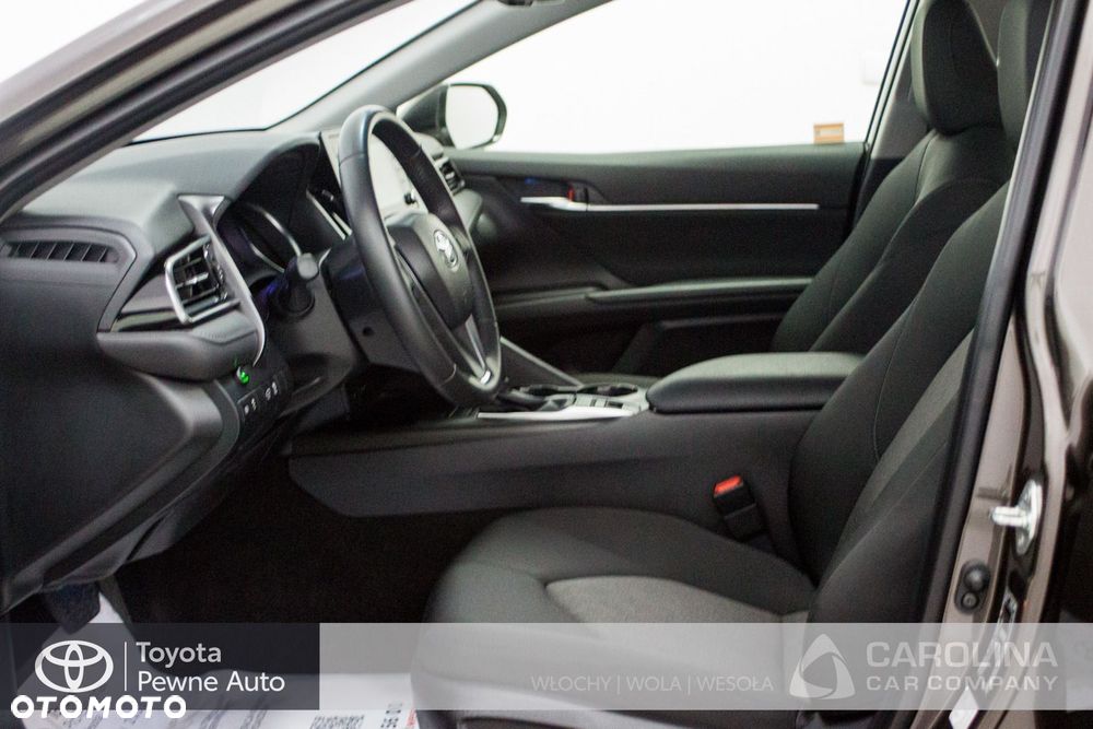 Toyota Camry - 10