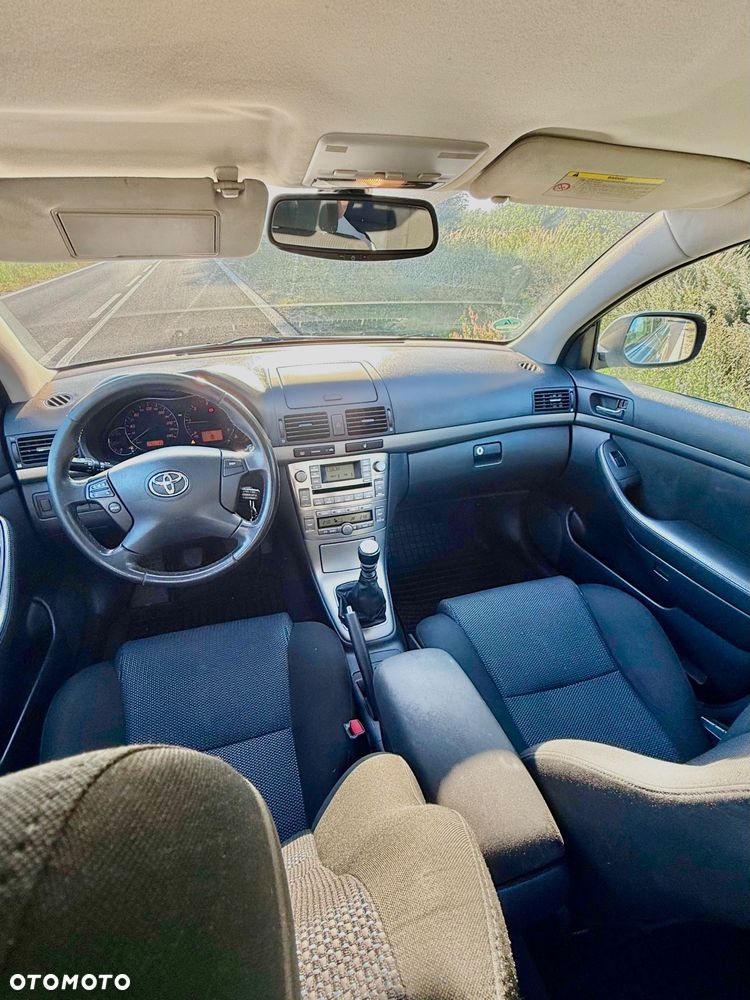 Toyota Avensis 2.0 D-4D Sol - 19