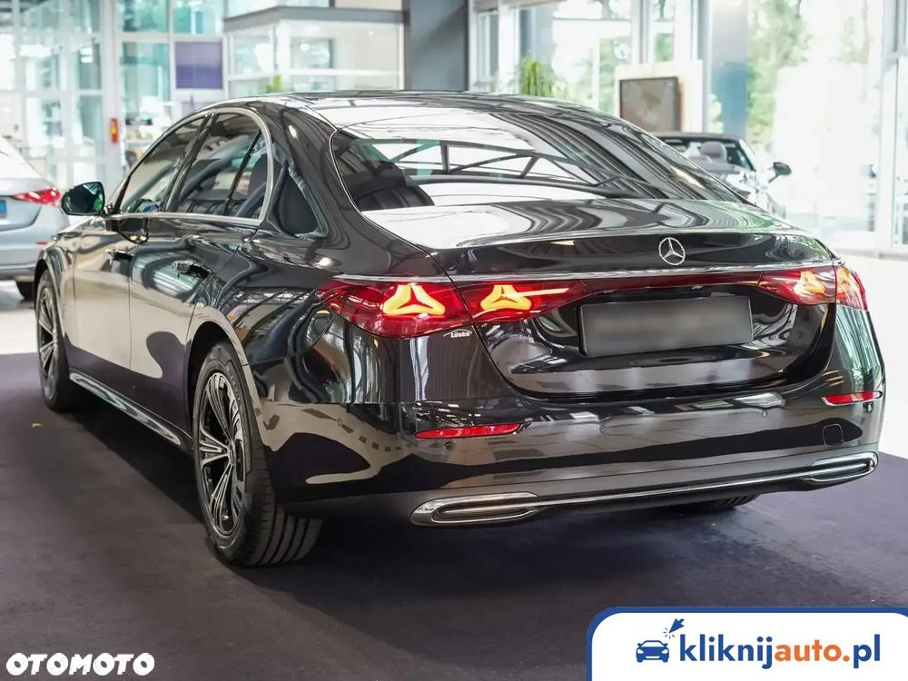 Mercedes-Benz Klasa E 200 mHEV 4-Matic Avantgarde 9G-Tronic - 4