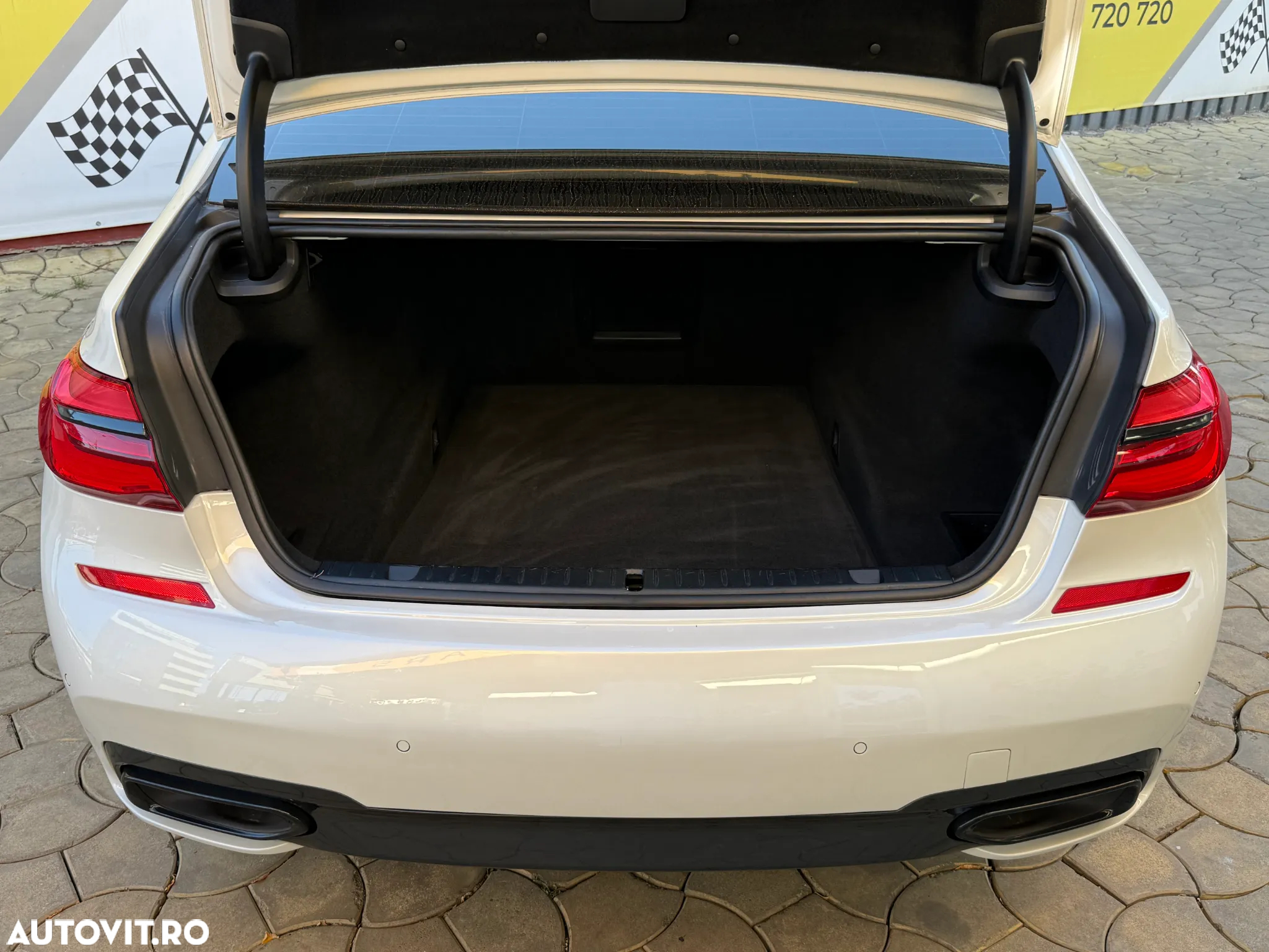 BMW Seria 7 740d xDrive - 18