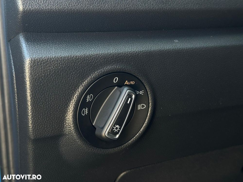 Volkswagen T-Roc - 18