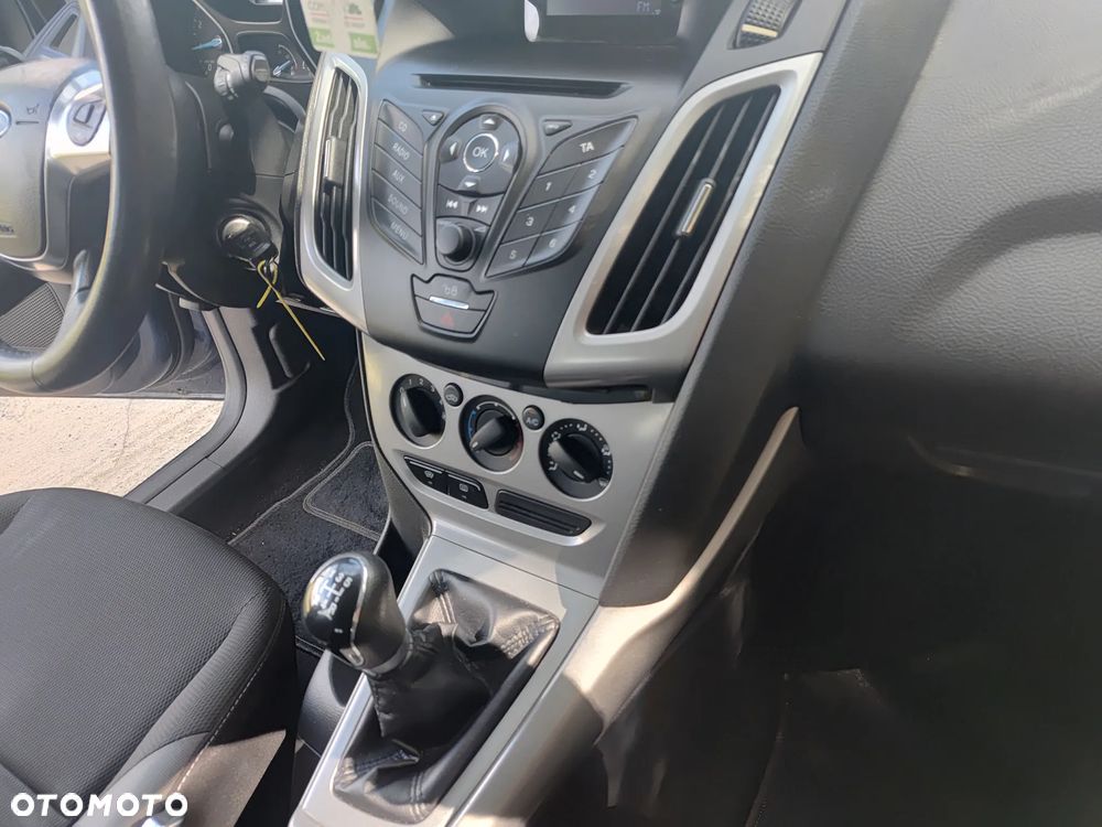 Ford Focus SW - 23