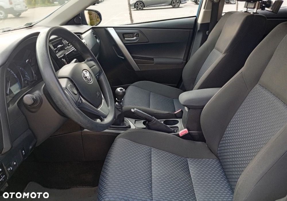 Toyota Auris - 18