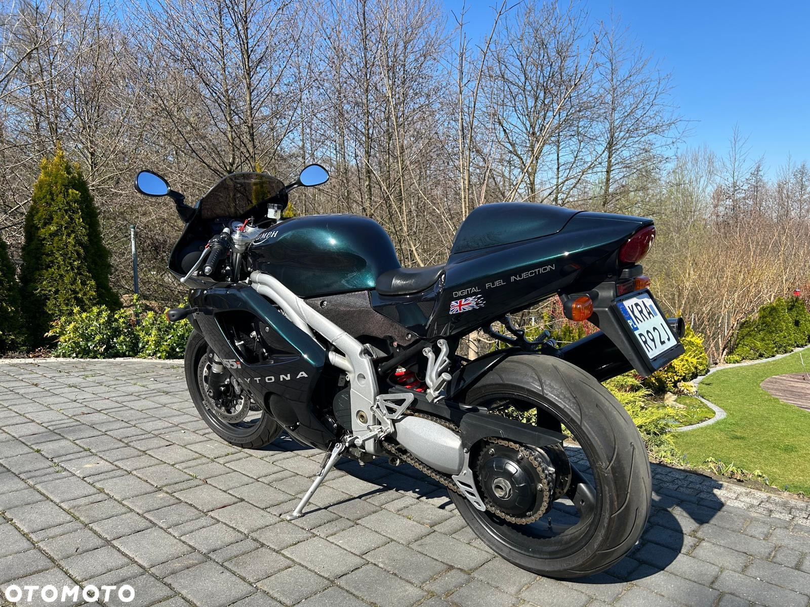 Triumph Daytona - 10