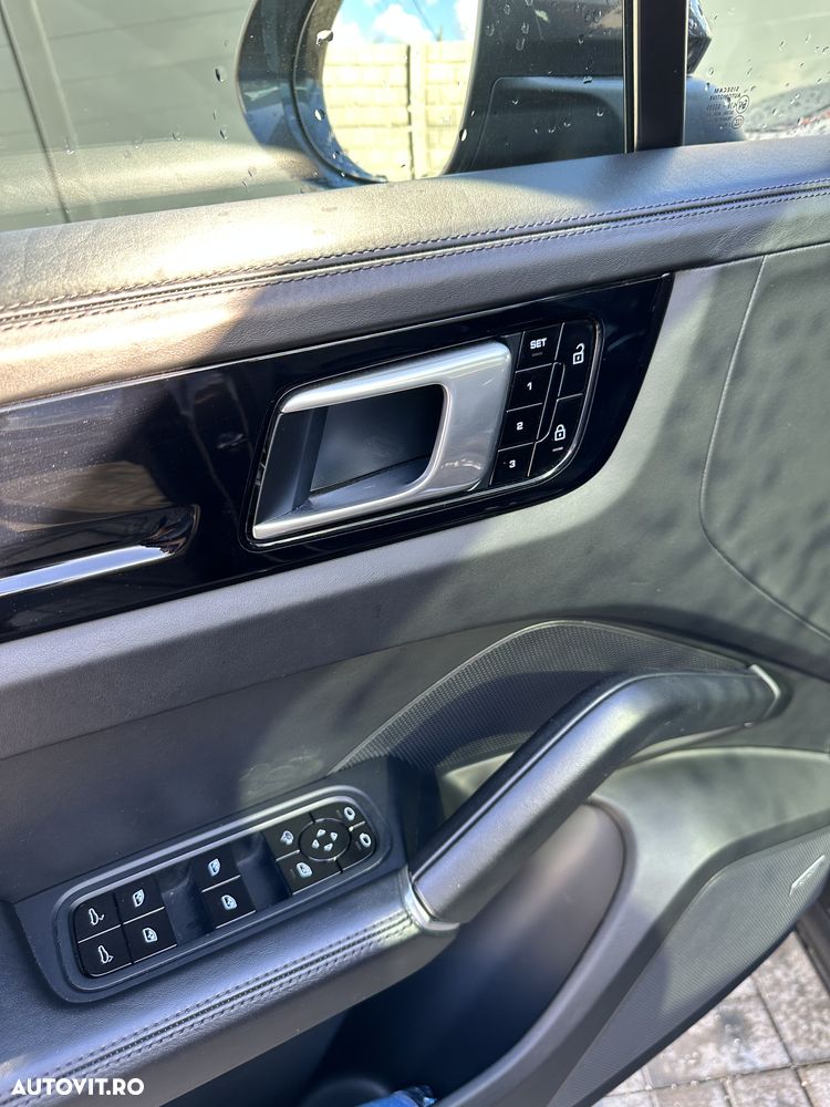 Porsche Cayenne Coupe - 15