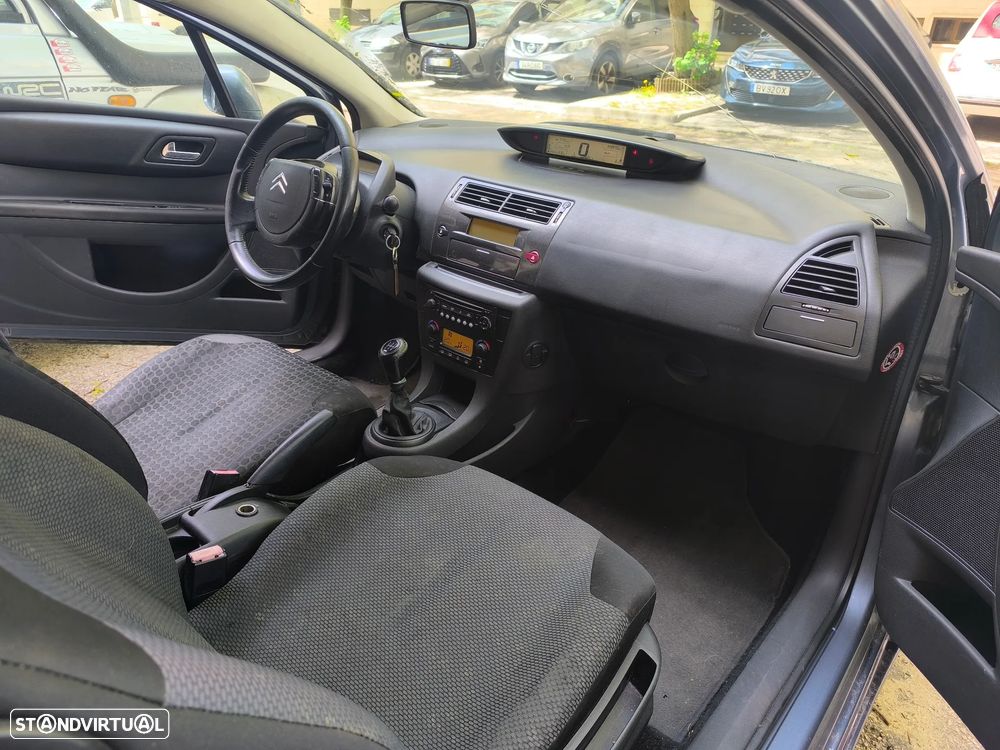 Citroën C4 1.6 HDi 110 VTS - 12