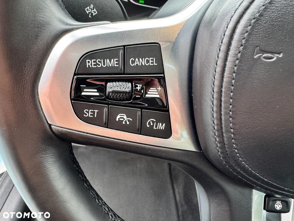 BMW Seria 3 318i M Sport - 26