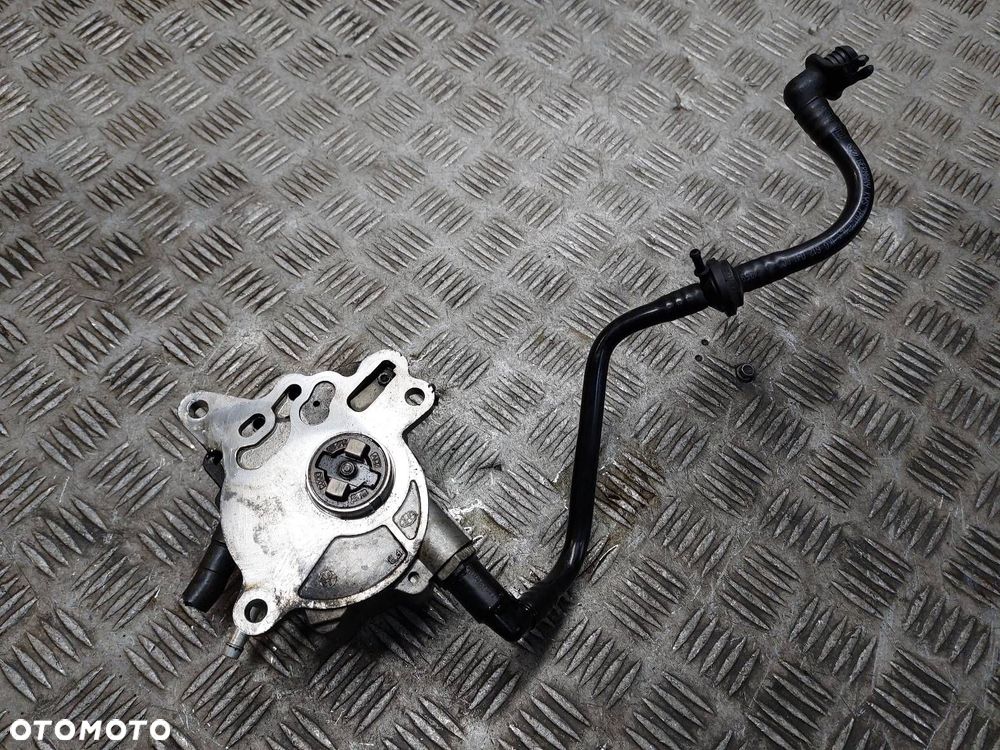 POMPA VACUM + PRZEWÓD SERWA OCTAVIA II 2.0 TDI 03G145209C 1K0612041DC - 4