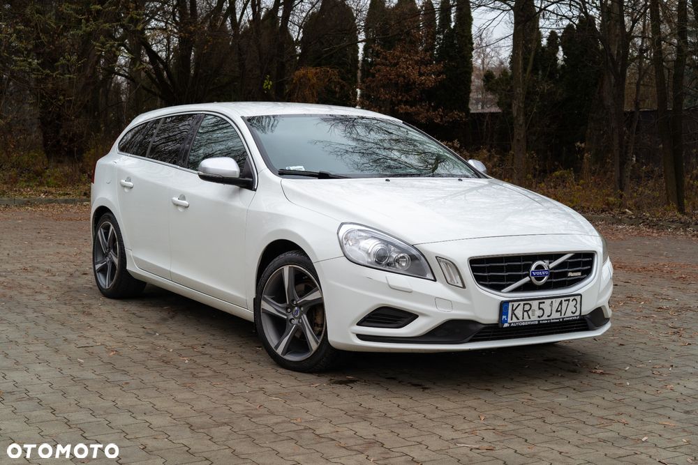 Volvo V60 D3 R-Design - 1