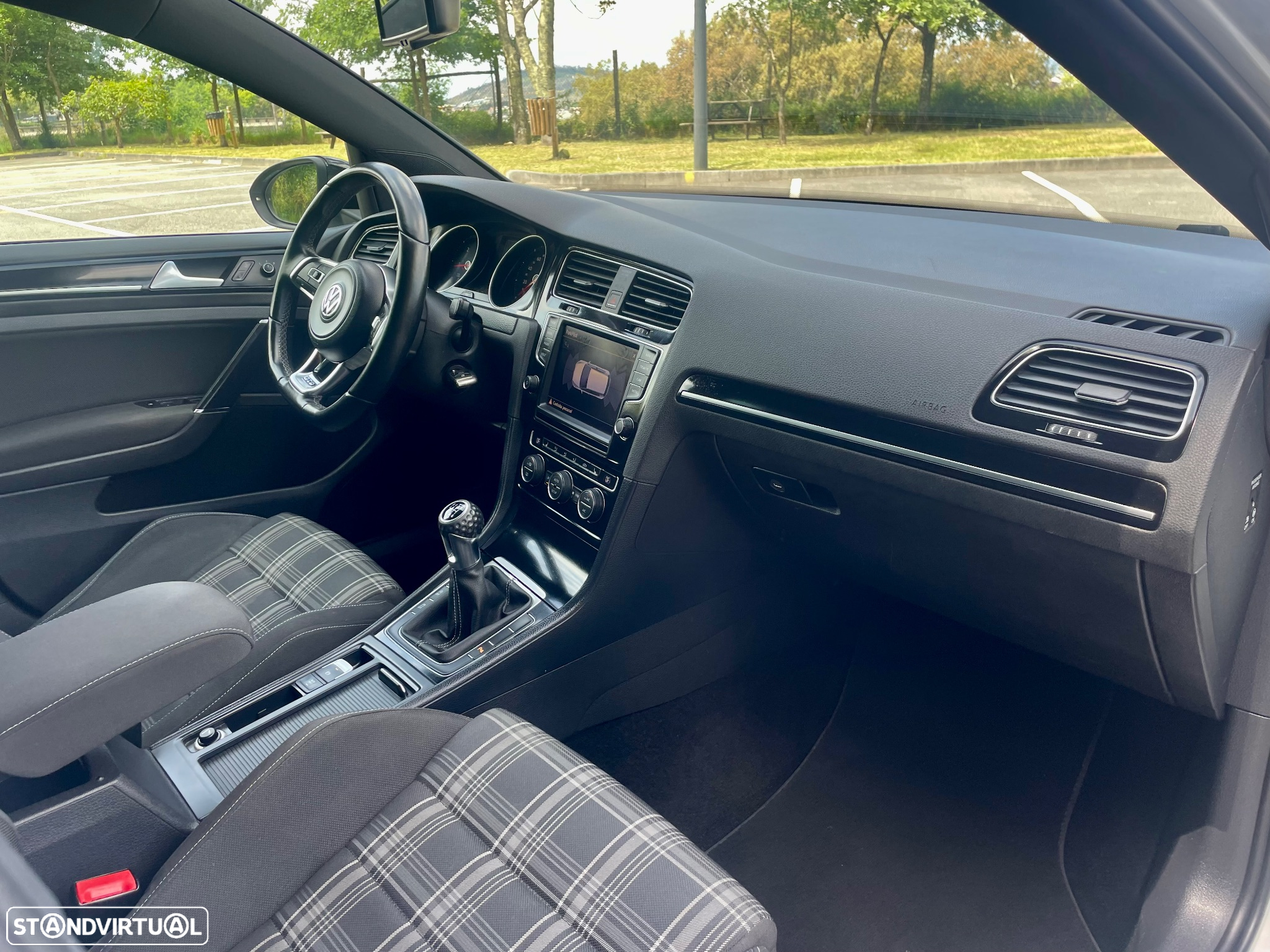 VW Golf 2.0 TDI GTD - 21