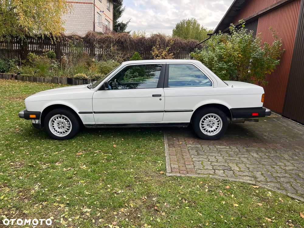 BMW Seria 3 ver-325e - 3