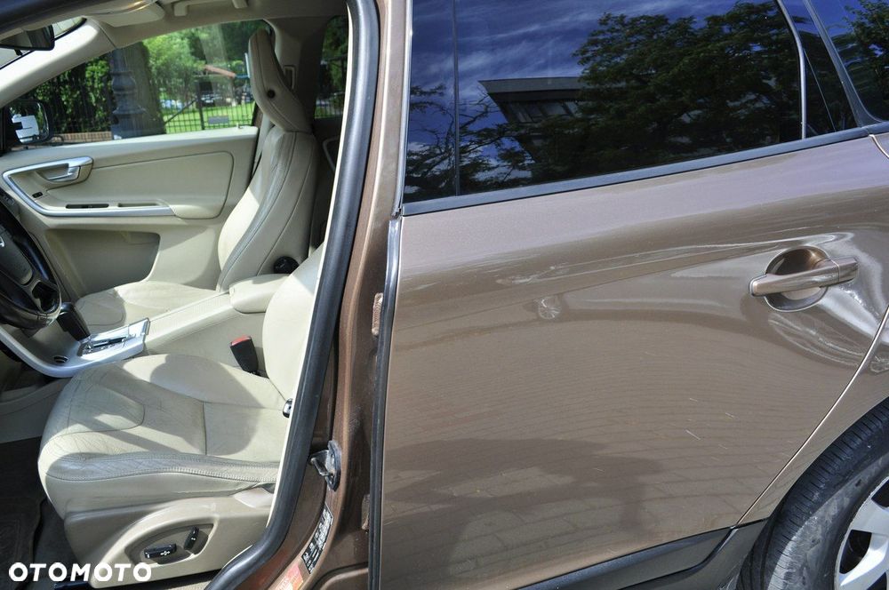 Volvo XC 60 2.4D AWD - 9