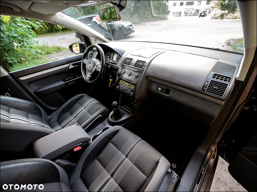 Volkswagen Touran - 19