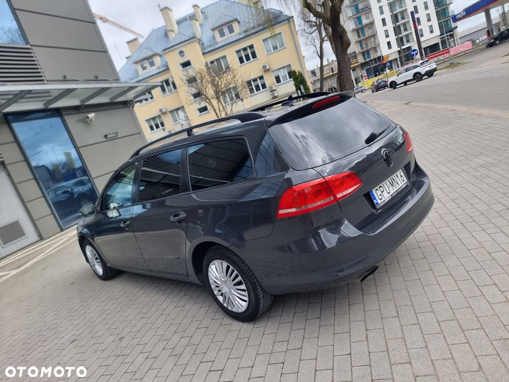 Volkswagen Passat 2.0 TDI Comfortline - 23