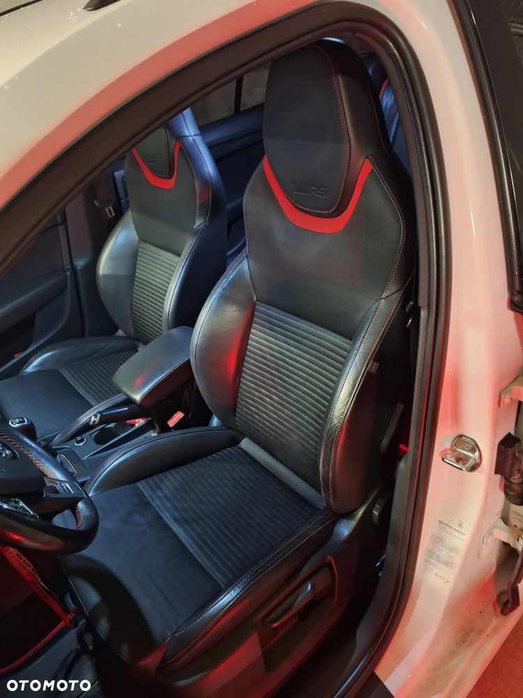 Skoda Octavia Combi 2.0 TDI RS - 21