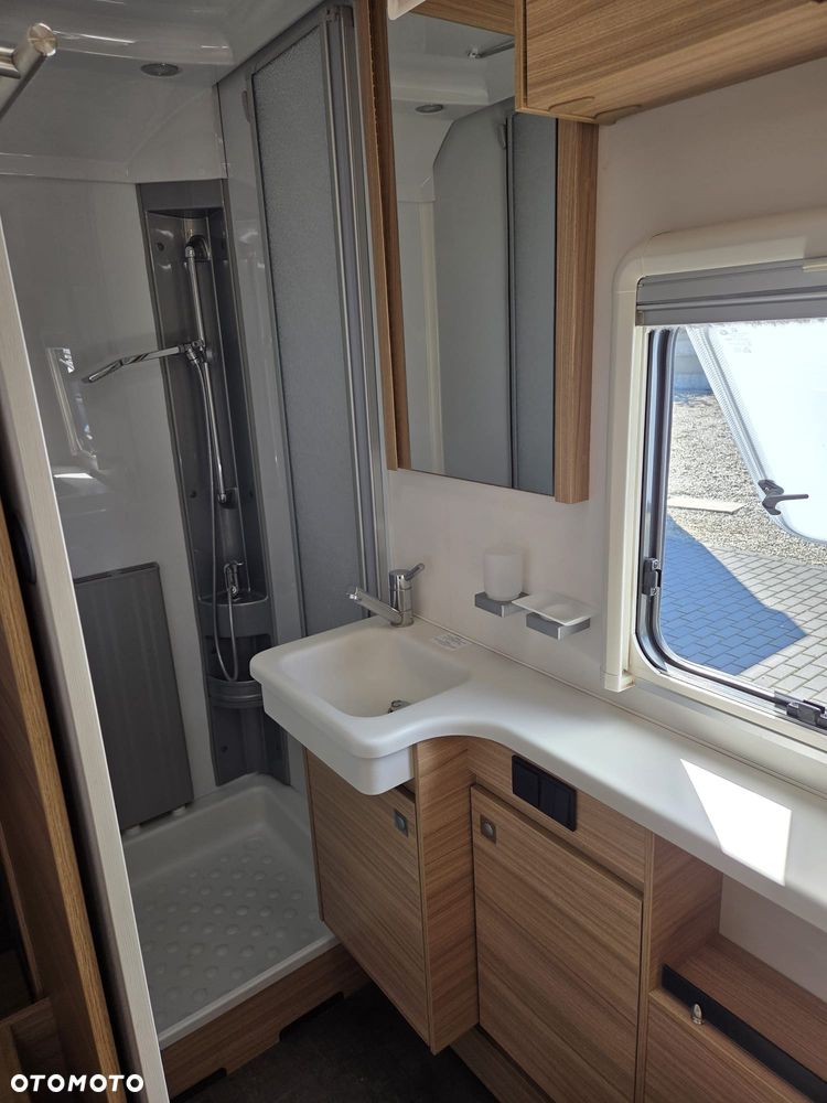 Dethleffs Camper 730FKR - 34