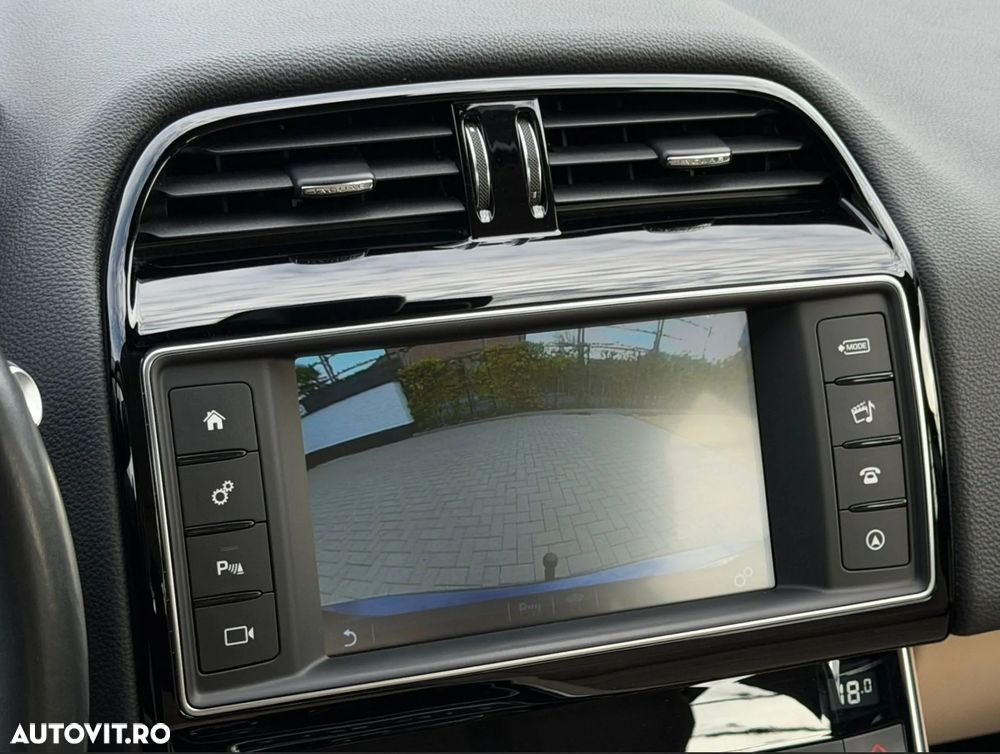 Jaguar XE 20d Aut. Prestige - 33