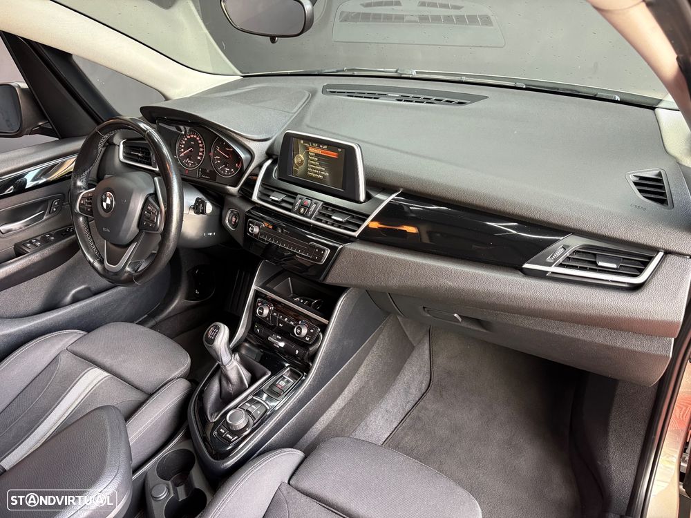 BMW 218 Active Tourer d Line Sport - 16