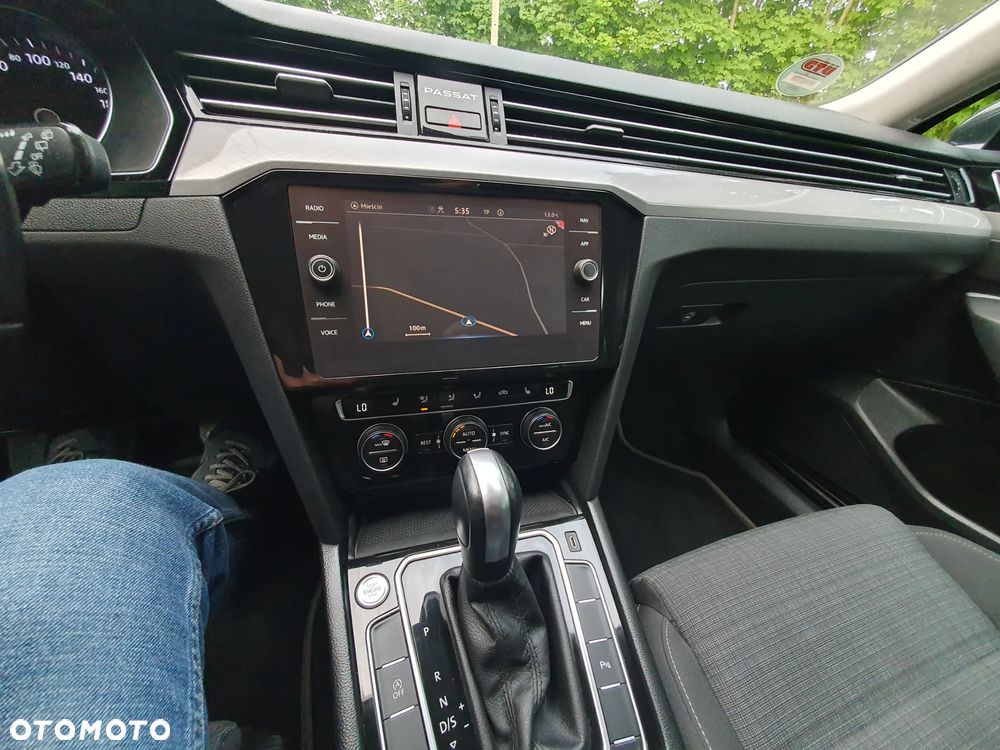 Volkswagen Passat 2.0 TDI SCR DSG Business - 17