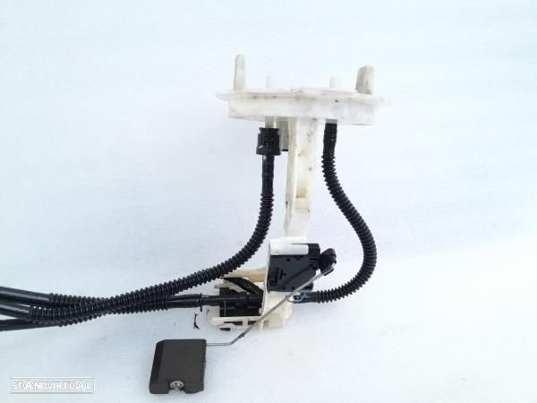 Bomba / Boia Combustivel  Mercedes-Benz C-Class (W204) - 3