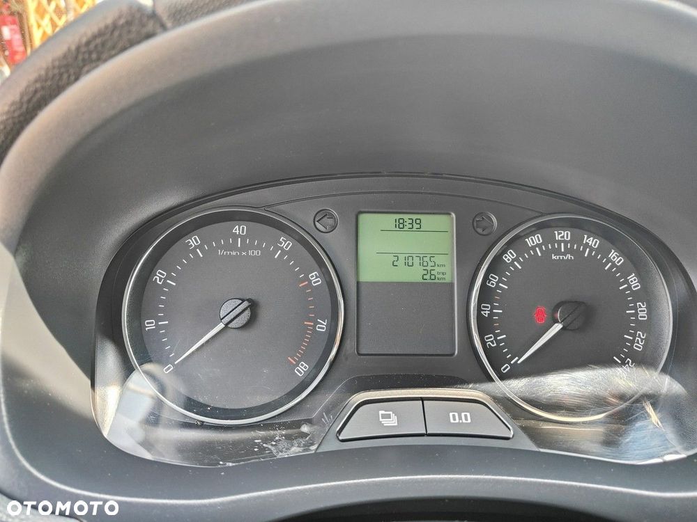 Skoda Fabia - 8