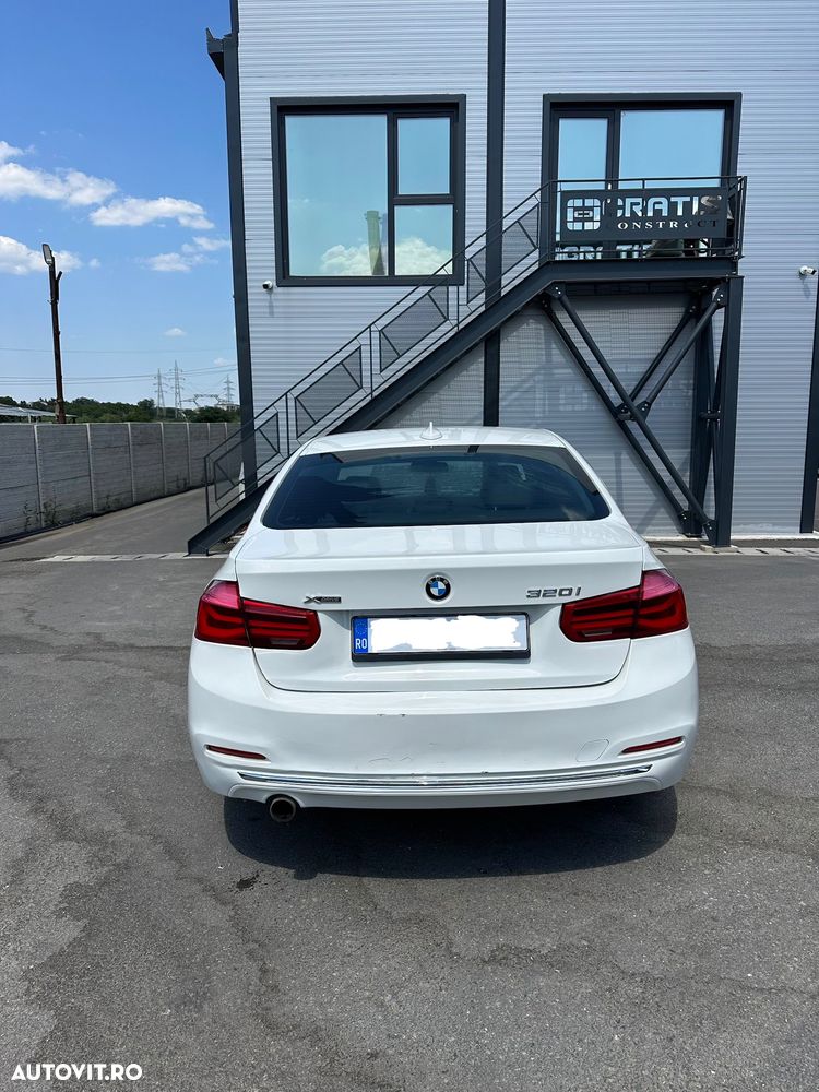 BMW Seria 3 320i xDrive AT - 2