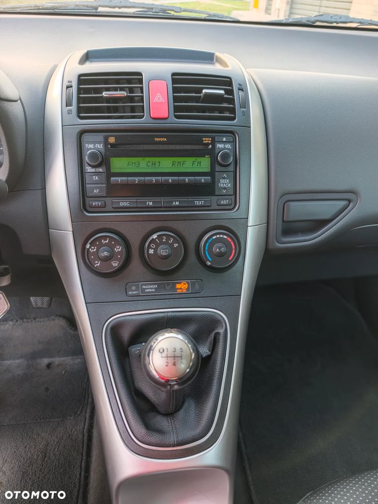 Toyota Auris 1.6 Valvematic Life - 12