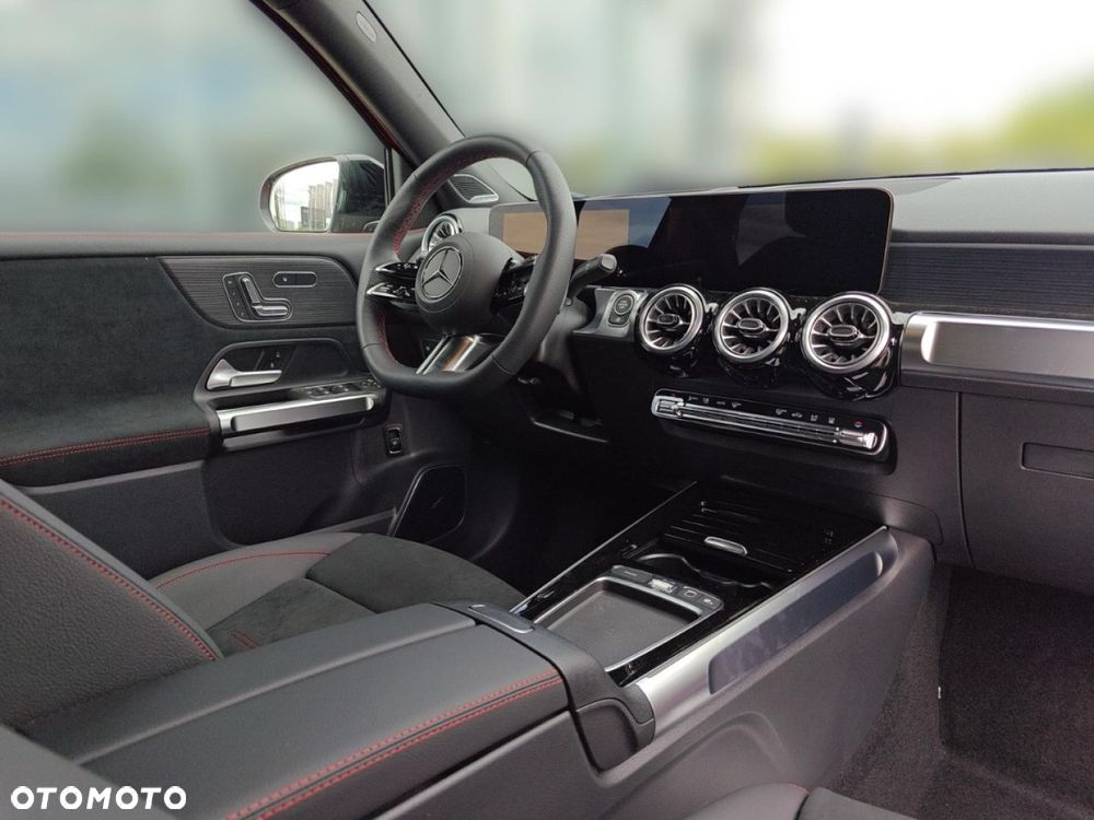 Mercedes-Benz GLB - 14
