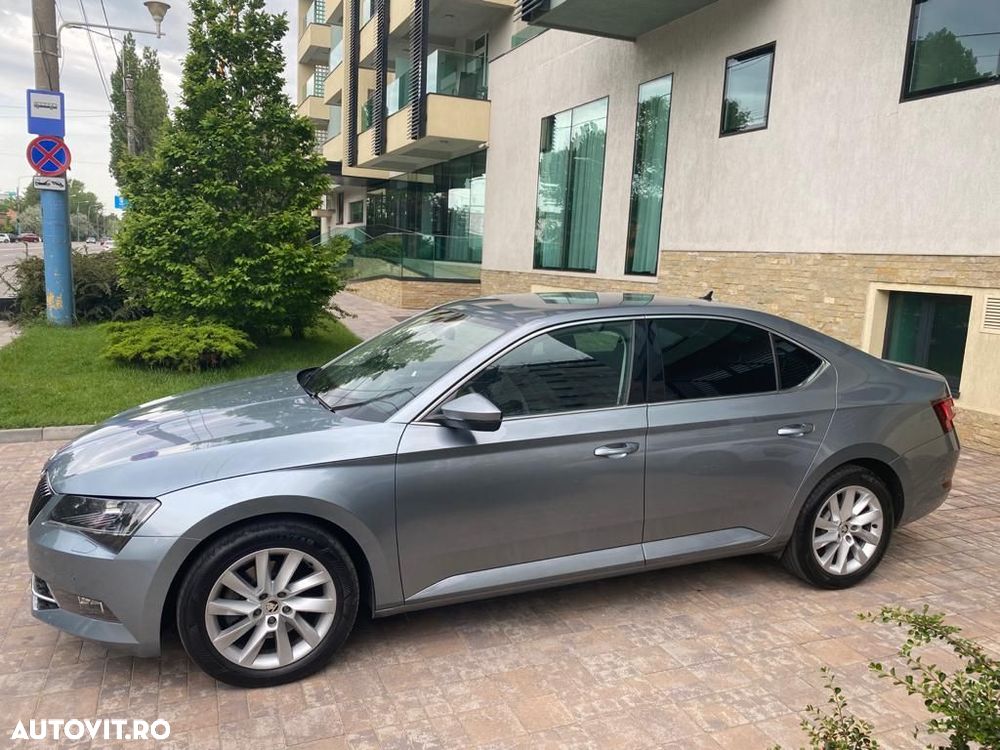Skoda Superb 2.0 TDI DSG Sportline - 3