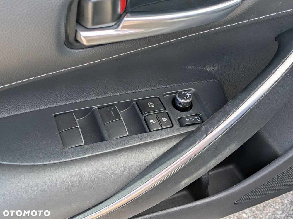 Toyota Corolla 2.0 Hybrid Style - 23