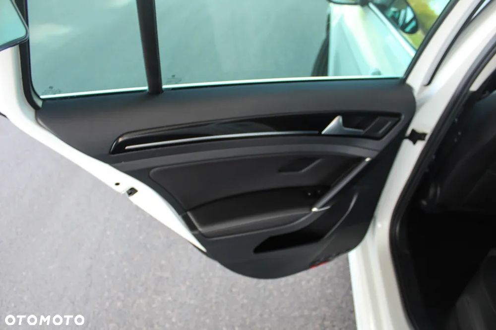 Volkswagen Golf 2.0 TDI Sound - 4