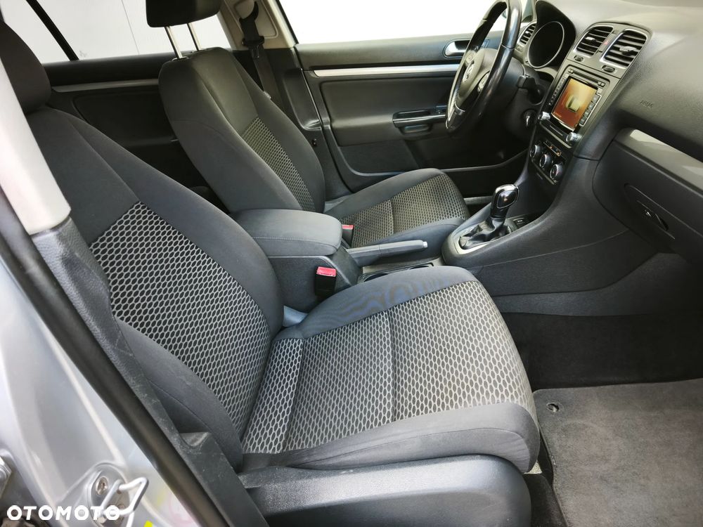 Volkswagen Golf 1.6 TDI Comfortline DSG - 14