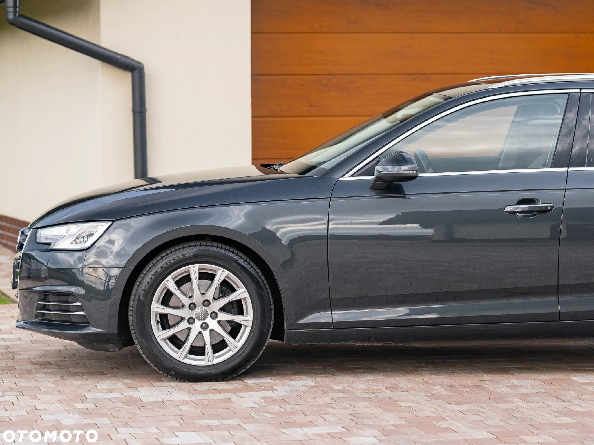 Audi A4 2.0 TDI Design S tronic - 34