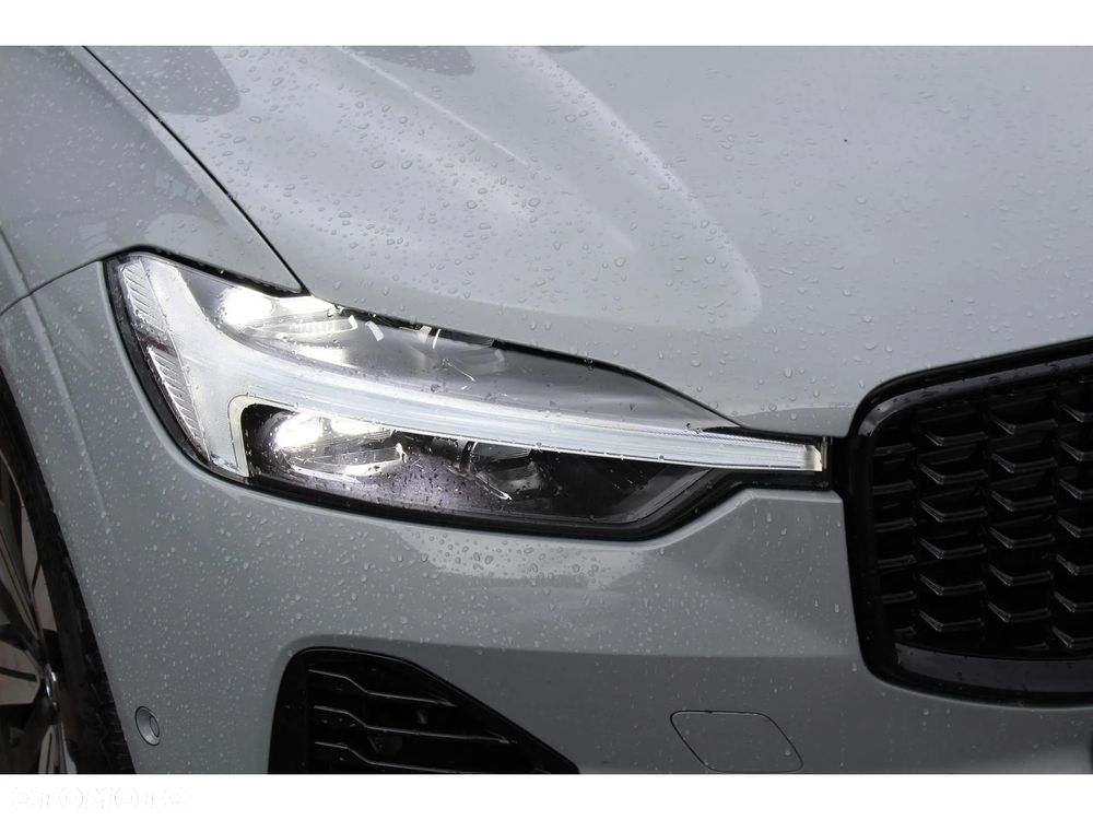 Volvo XC 60 B5 B AWD Plus Dark - 11