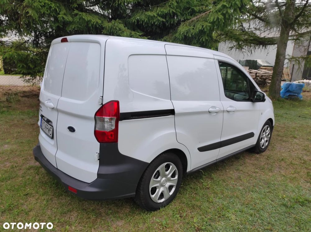 Ford Courier - 3