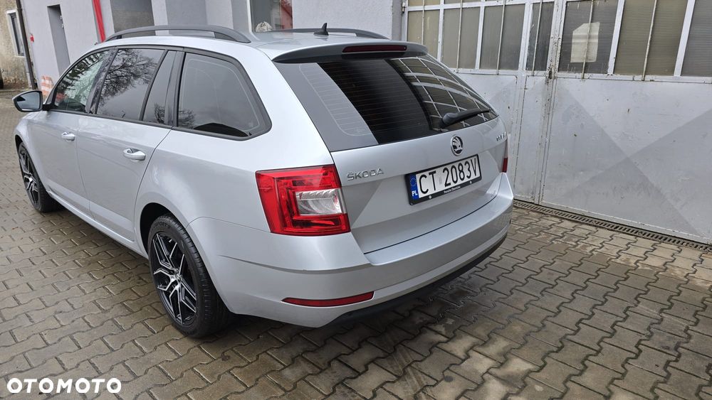 Skoda Octavia 1.6 TDI Ambition DSG - 17