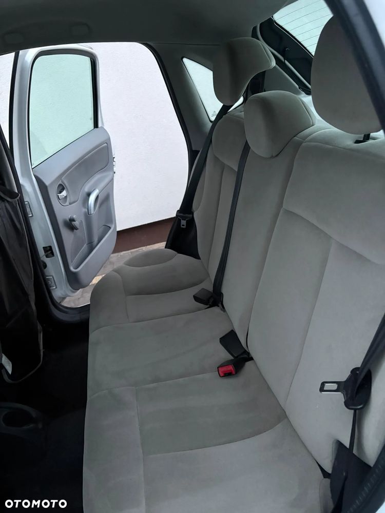 Citroën C3 1.4 HDi Confort - 12