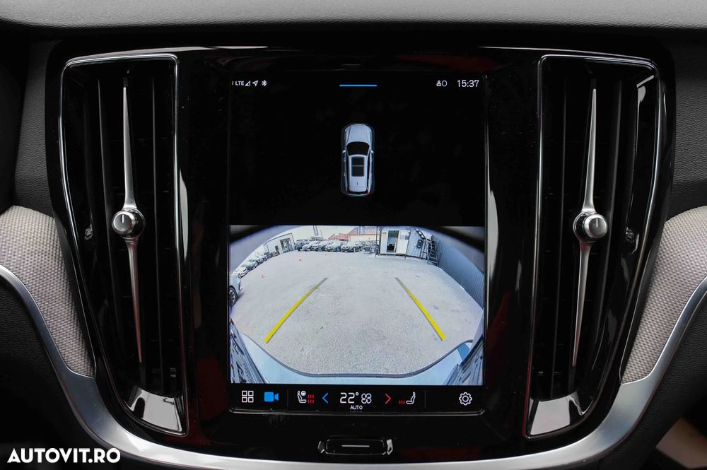 Volvo V60 B4 MHEV AT Ultimate Dark - 27