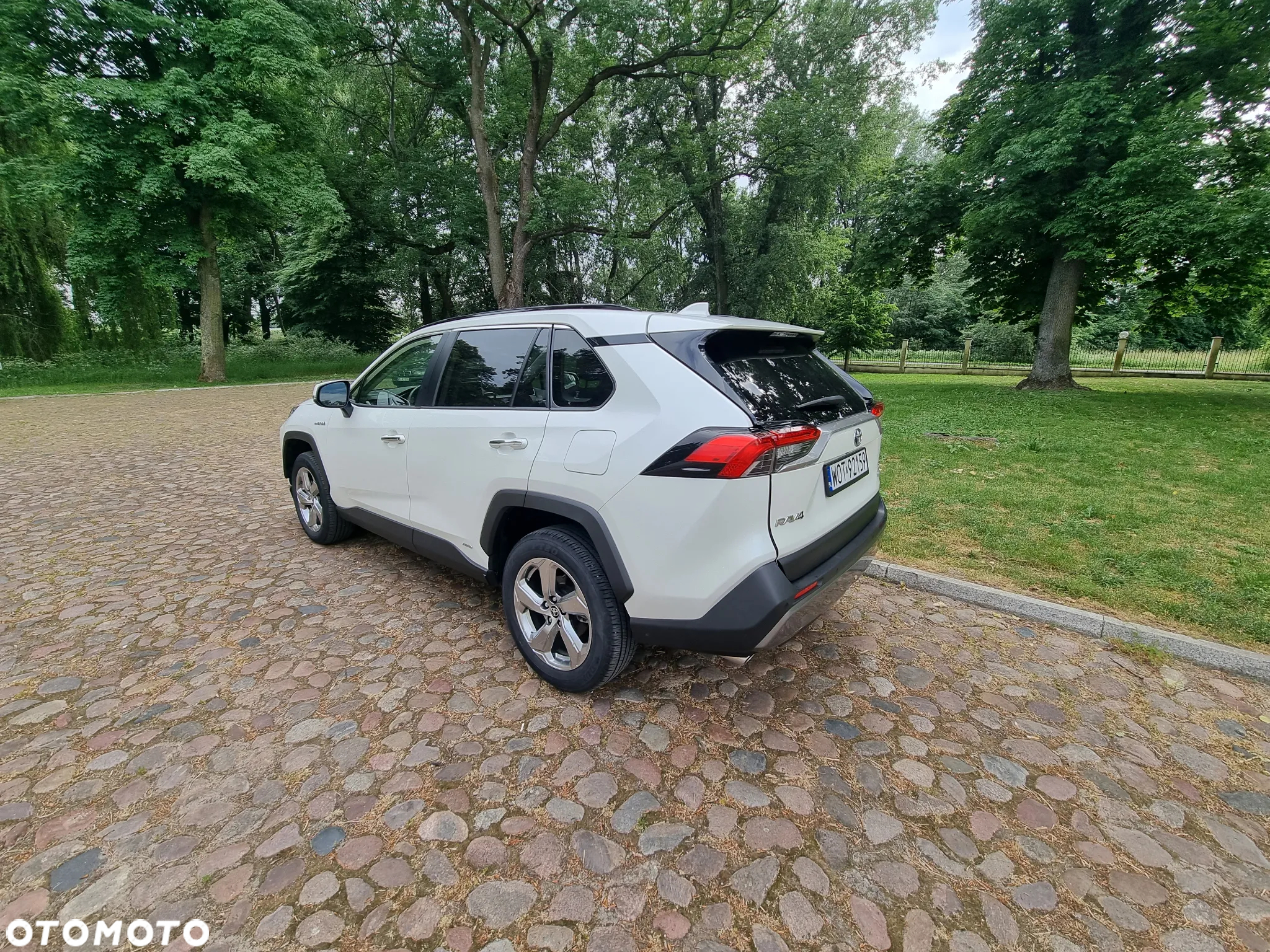 Toyota RAV4 - 6