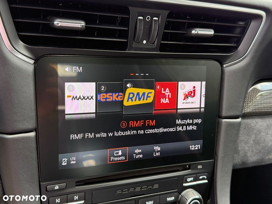 Porsche 911 Targa 4 GTS PDK - 30