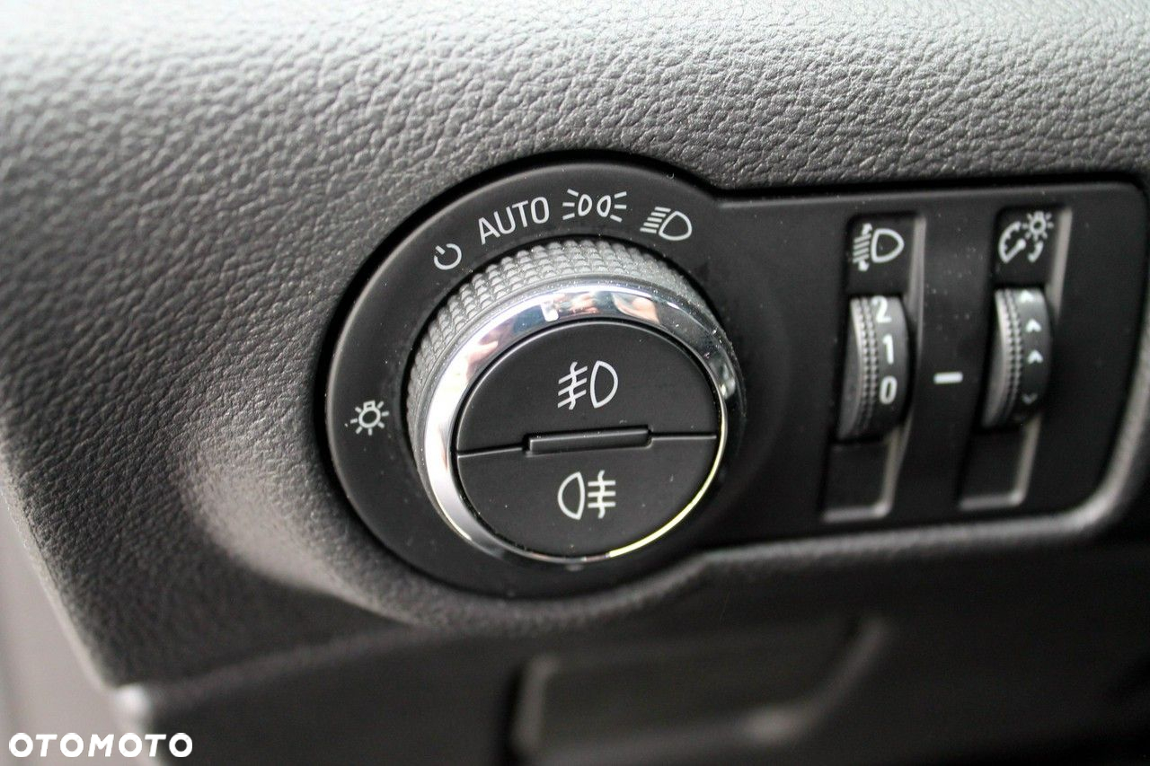 Opel Astra IV 1.4 T Cosmo S&S - 32