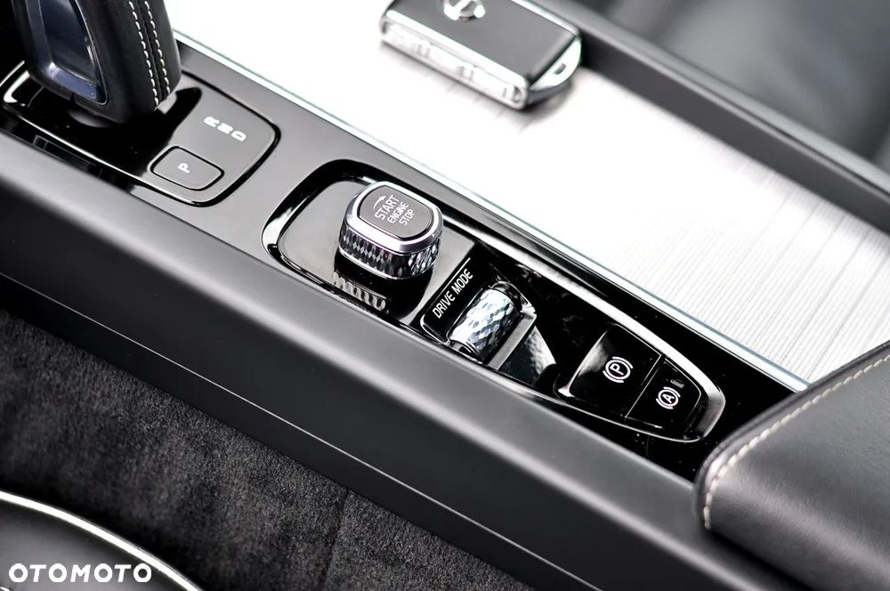 Volvo XC 60 B5 B R-Design - 19