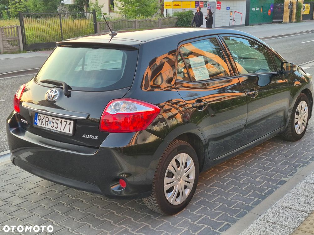 Toyota Auris 1.33 VVT-i Terra - 3