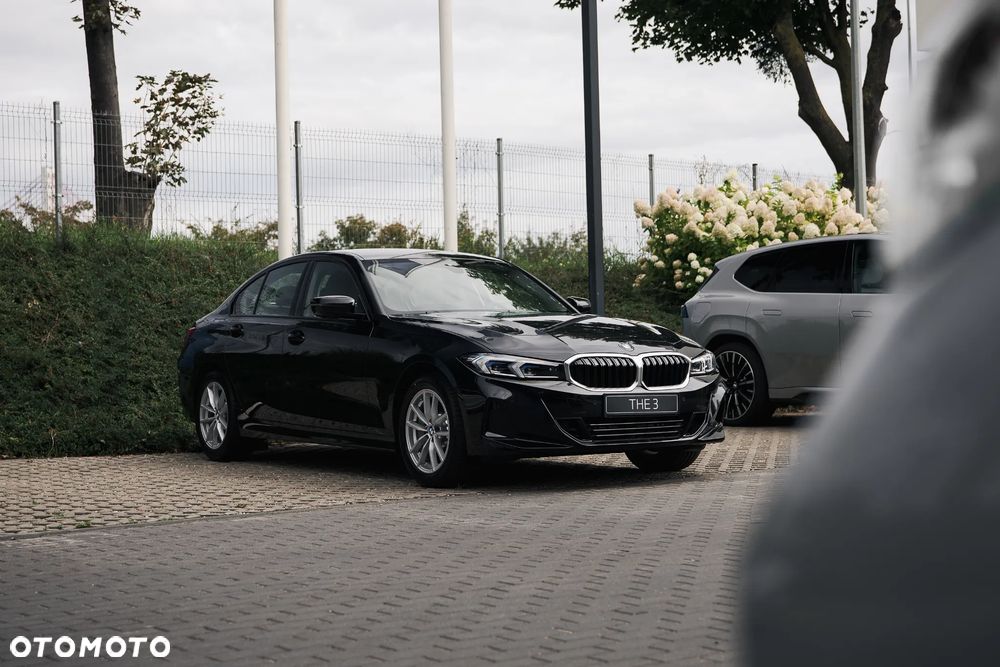 BMW Seria 3 330i xDrive - 1