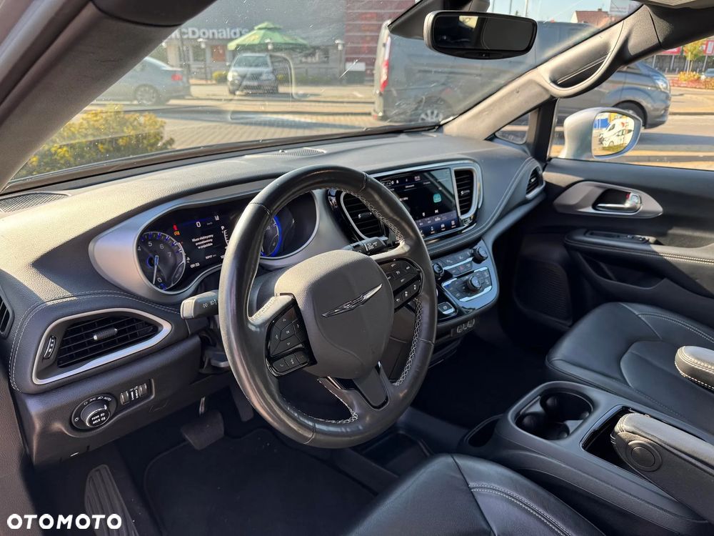 Chrysler Pacifica - 26