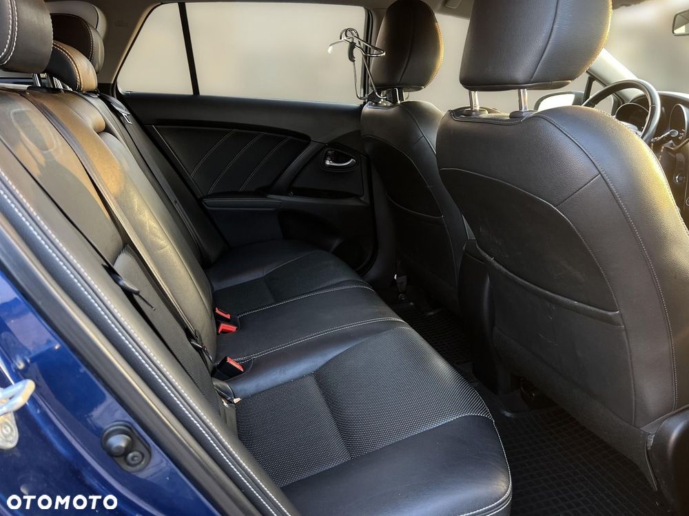 Toyota Avensis 2.0 D-4D Premium - 13