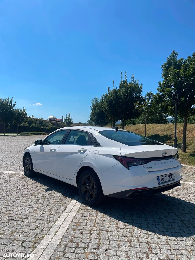 Hyundai Elantra 1.6 l 123 CP 6MT Highway - 2